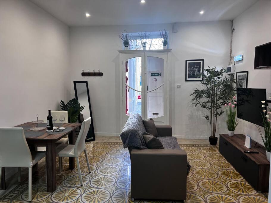 Willa Dar Barbara - Duplex 1 Double Bed Maltese Style House Cospicua Zewnętrze zdjęcie